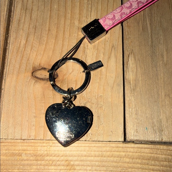 Coach Pink Heart Locket Keychain Signature C Wristlet Bag Charm Y2K - Picture 7 of 8
